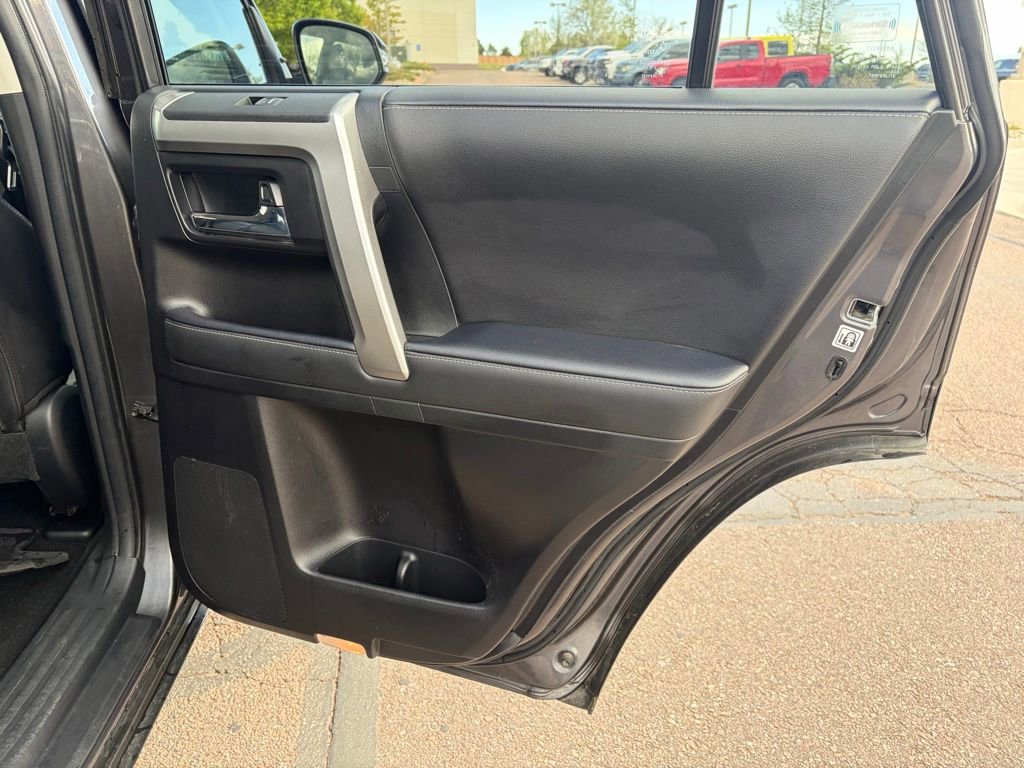Used 2022 Toyota 4Runner SR5 Premium w/ Moonroof Package AWD/4WD image 18