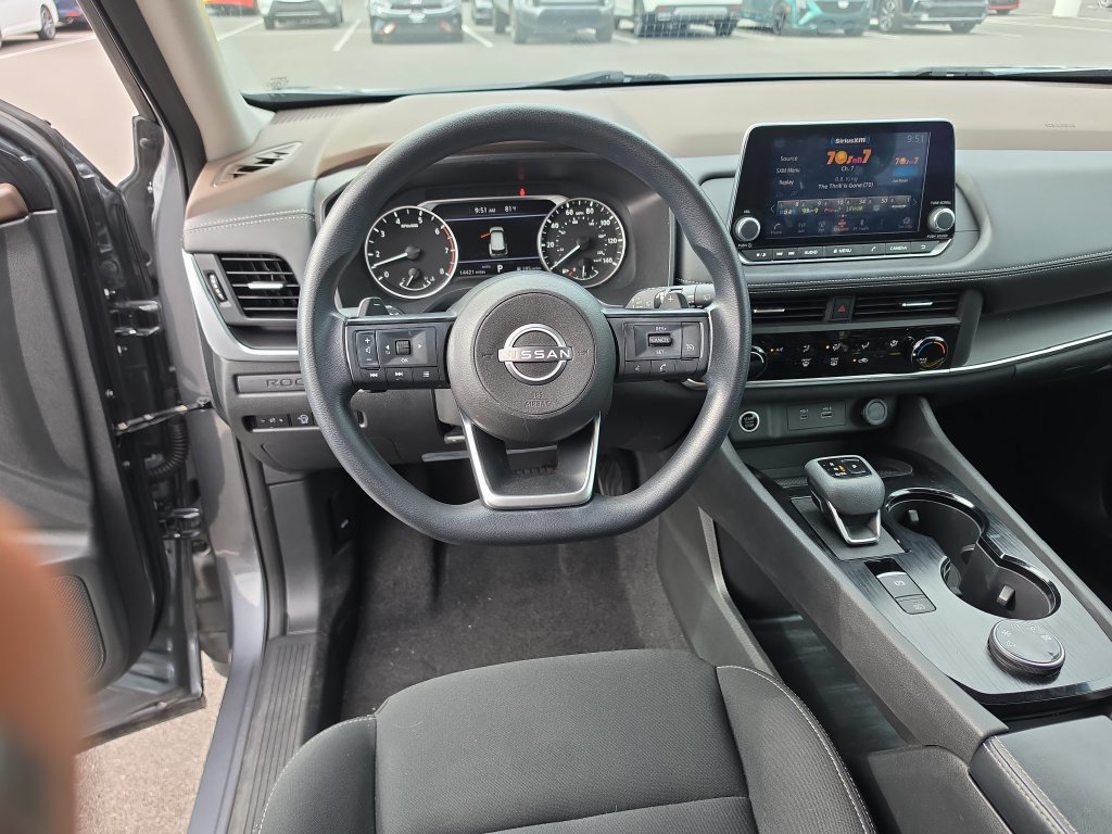 Used 2023 Nissan Rogue S AWD/4WD image 11