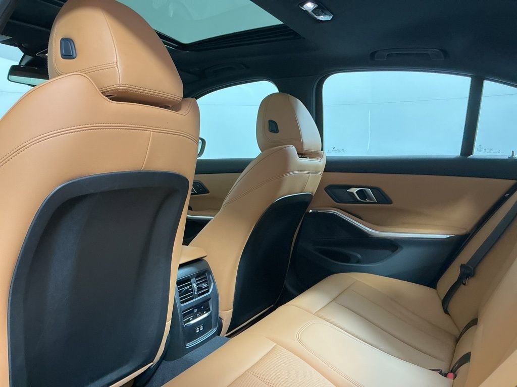 Certified 2025 BMW 330i Sedan w/ M Sport Package RWD image 26