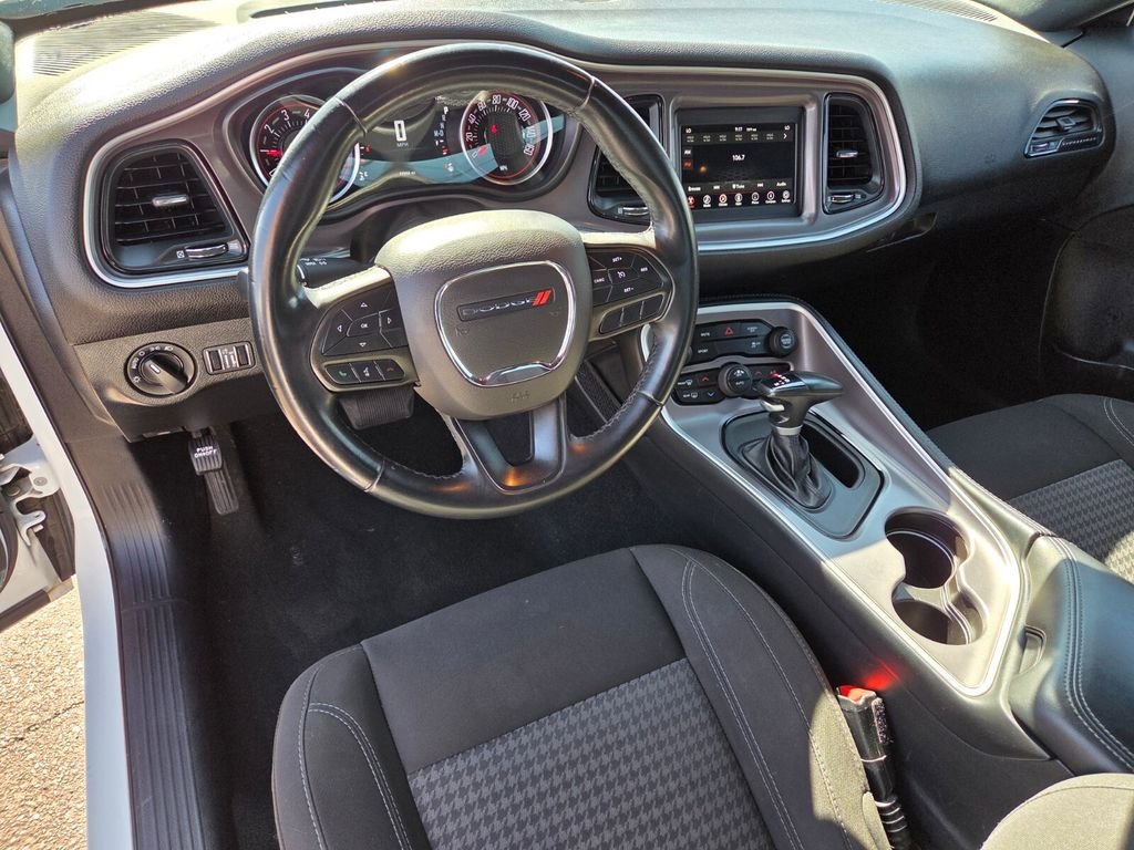 Used 2022 Dodge Challenger SXT RWD image 15