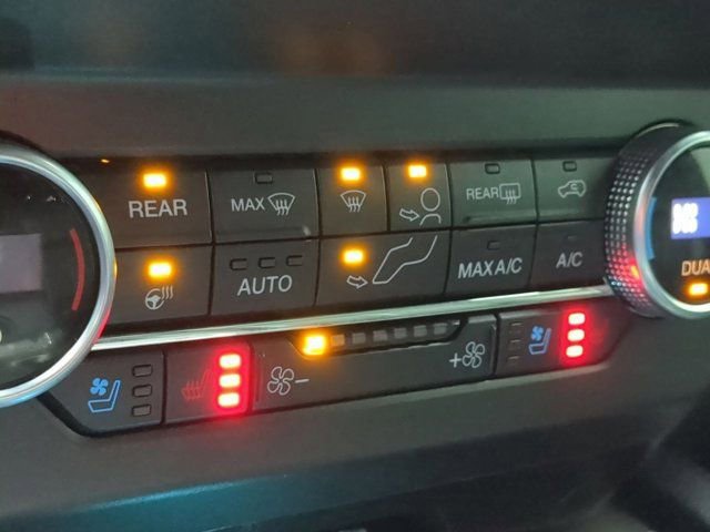 Used 2021 Ford Expedition XLT image 14