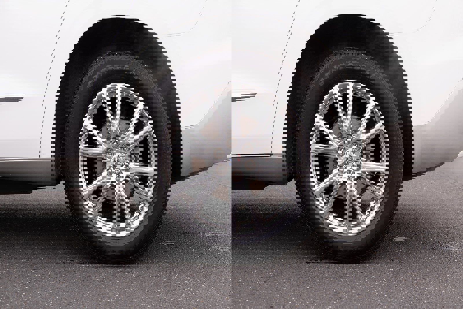 Used 2023 Buick Enclave Premium image 24