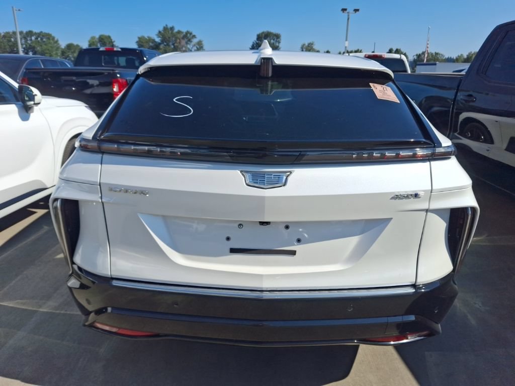 Used 2024 Cadillac Lyriq Luxury RWD image 7