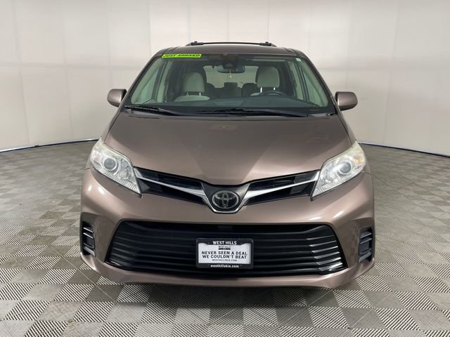 Used 2018 Toyota Sienna LE image 18