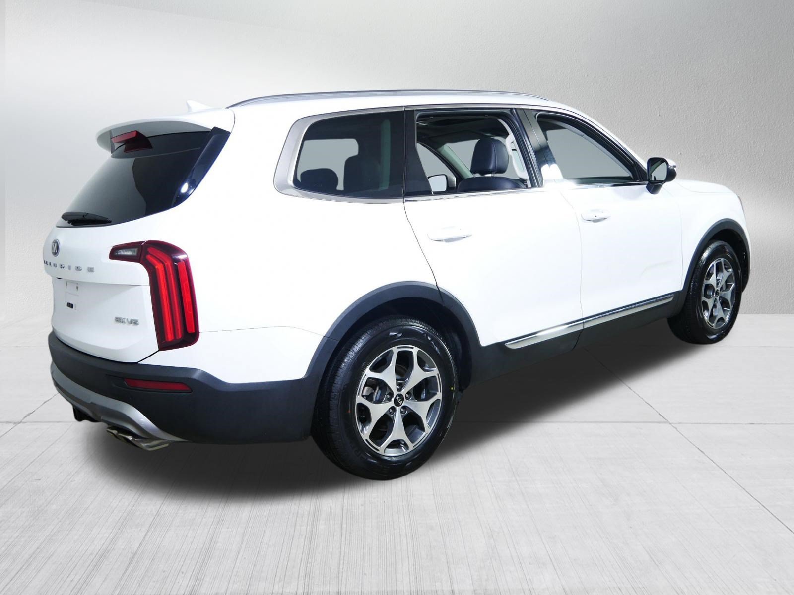Used 2020 Kia Telluride EX w/ Towing Package FWD image 7