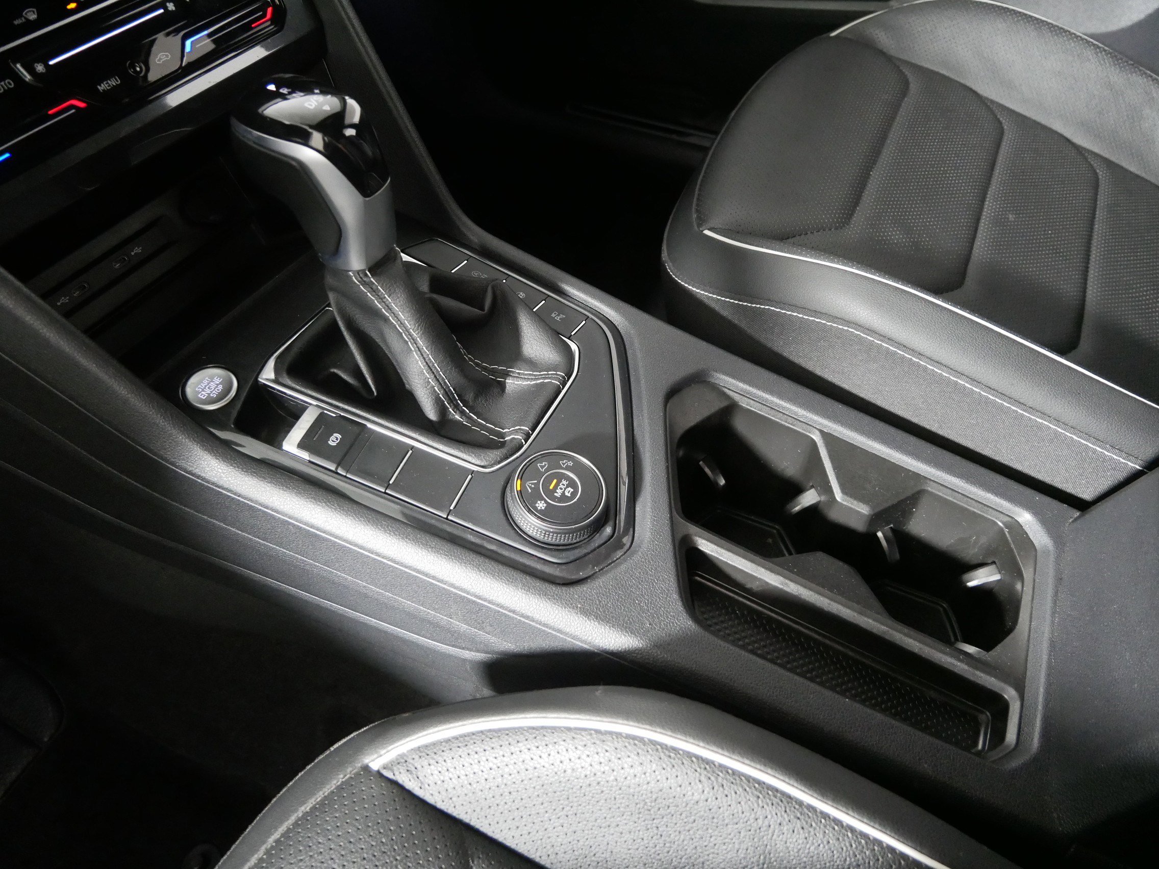 Used 2023 Volkswagen Tiguan SEL R-Line image 24