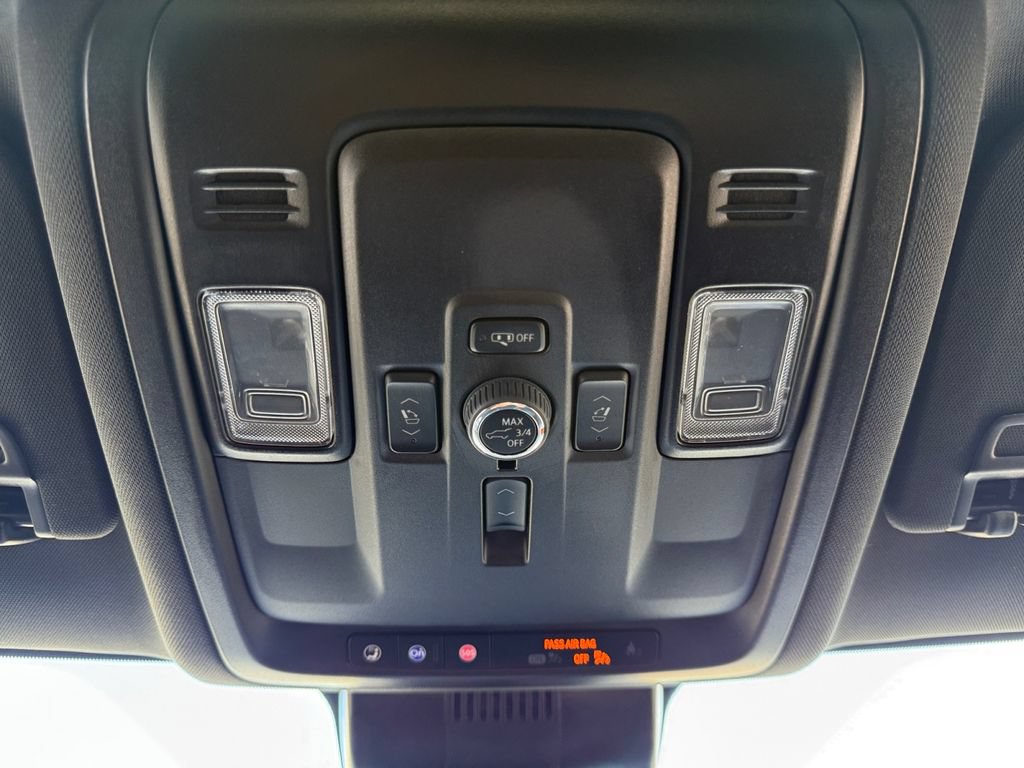 Used 2025 GMC Yukon Elevation AWD/4WD image 18