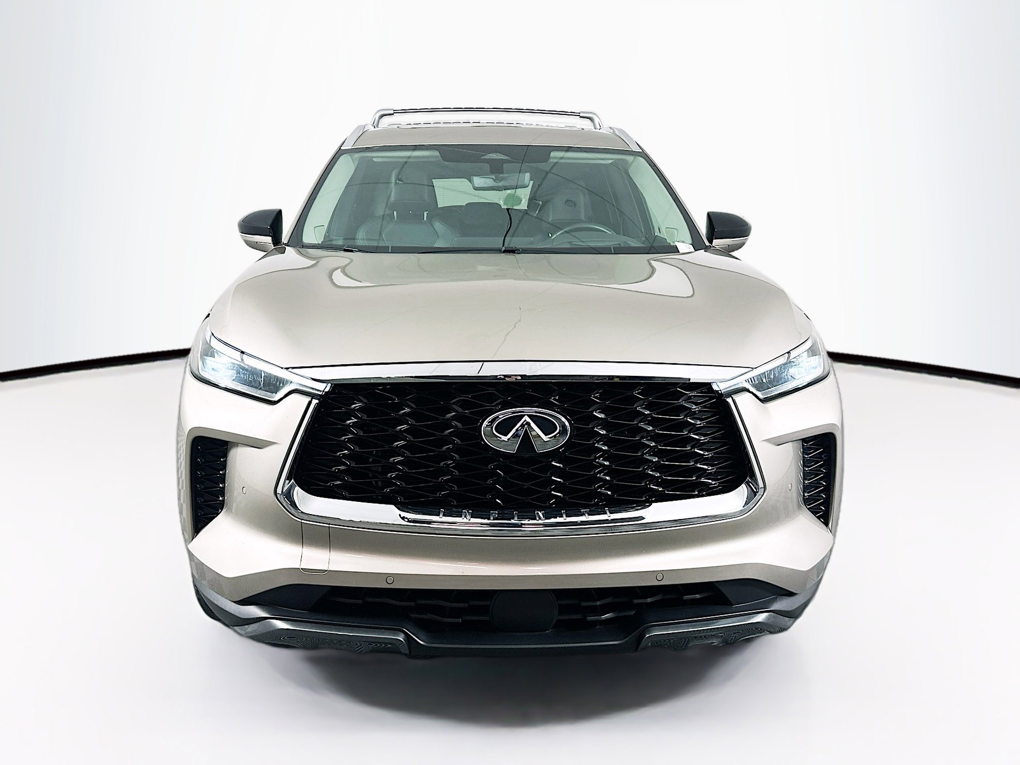 Used 2023 INFINITI QX60 Sensory w/ Vision Package FWD image 2