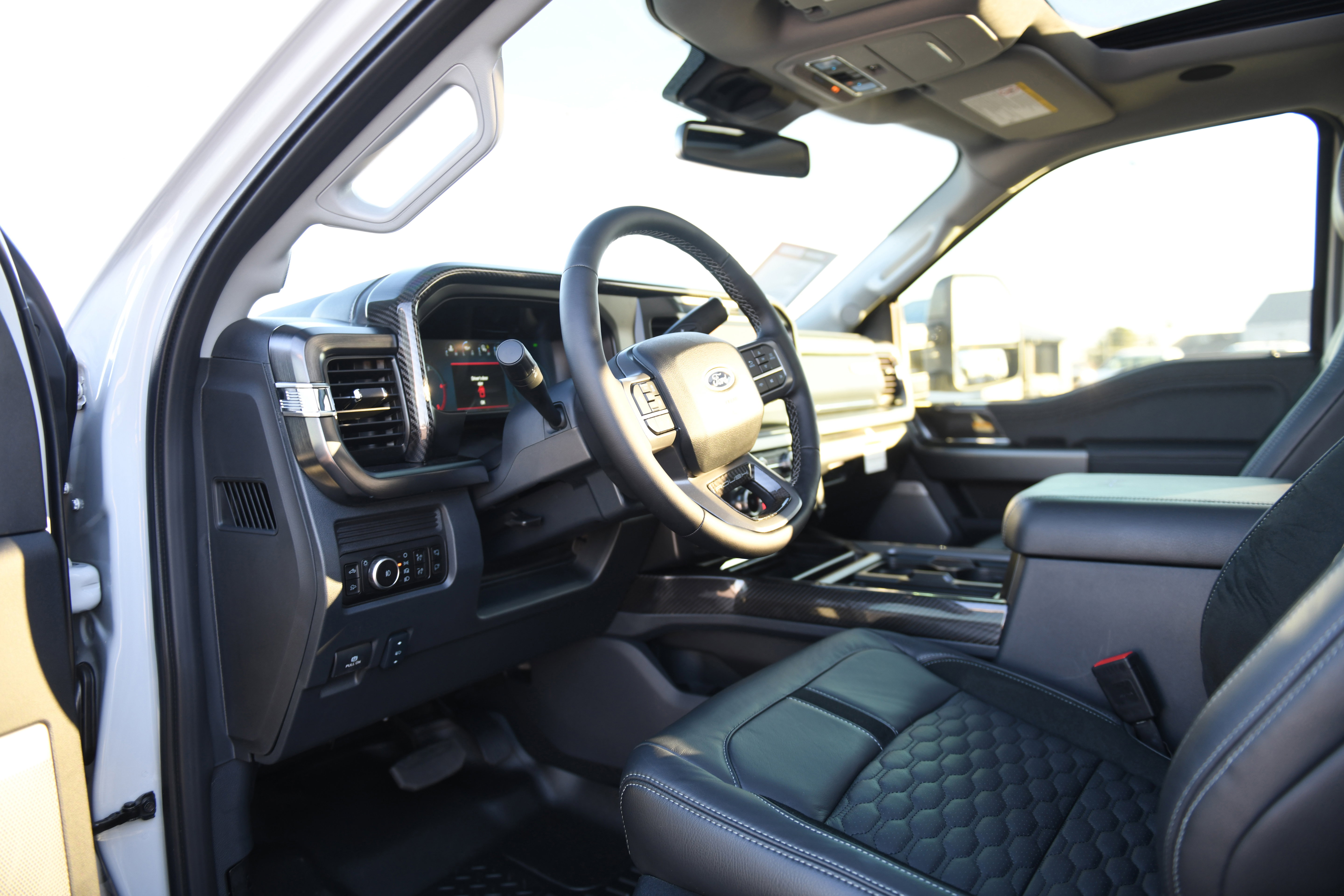 New 2026 Ford F250 Lariat w/ Black Appearance Package image 28