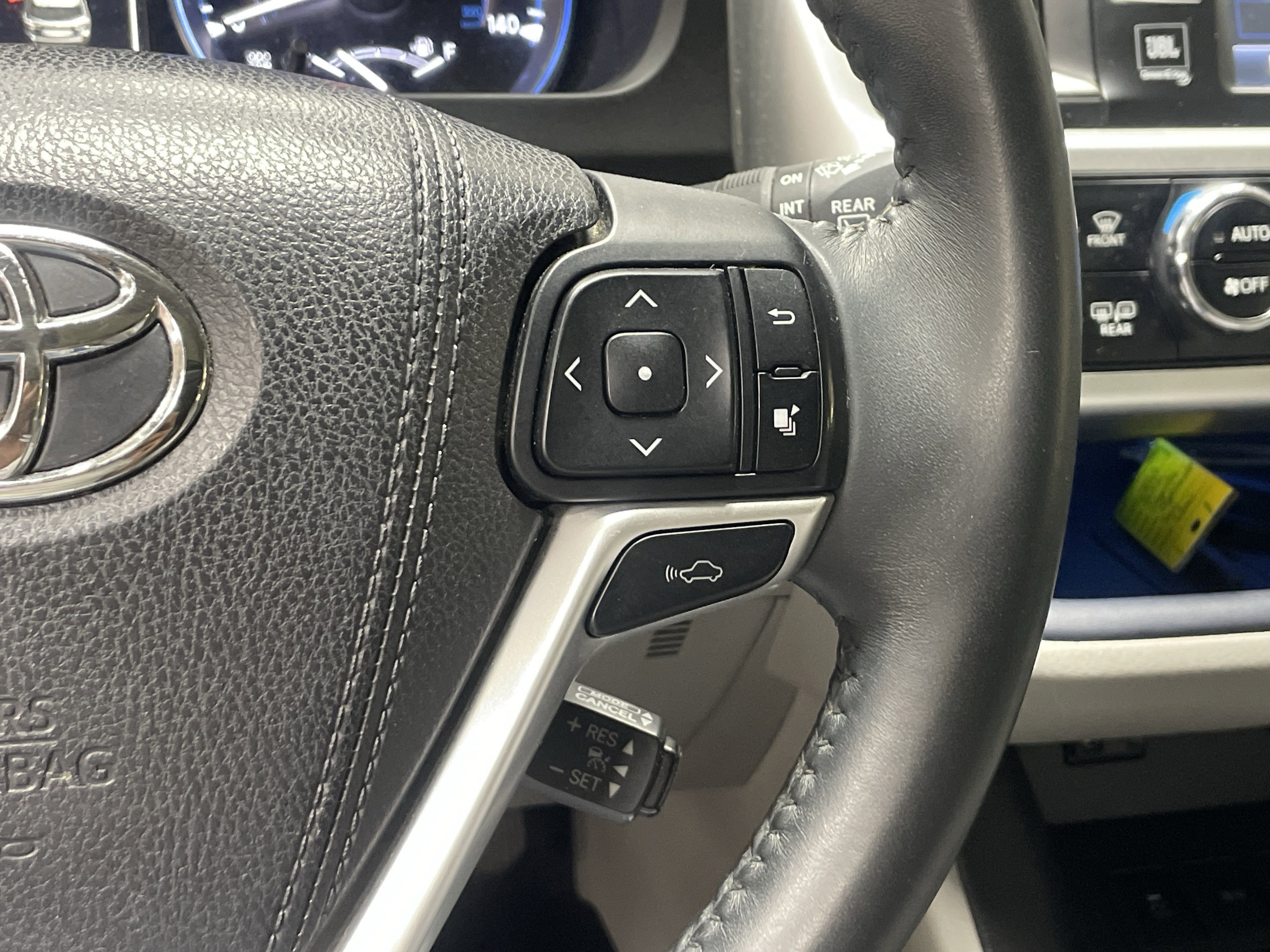 Used 2016 Toyota Highlander Limited FWD image 20