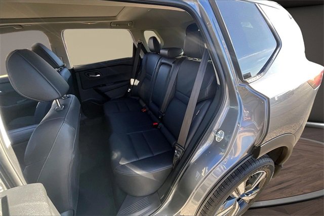 Certified 2025 Nissan Rogue SL w/ SL Premium Package image 24