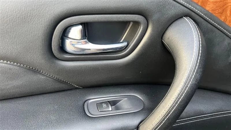 Used 2019 INFINITI QX80 Luxe w/ 22" Wheel Package RWD image 39