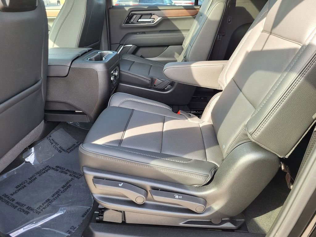 New 2026 GMC Yukon XL Denali w/ Denali Reserve Package image 8