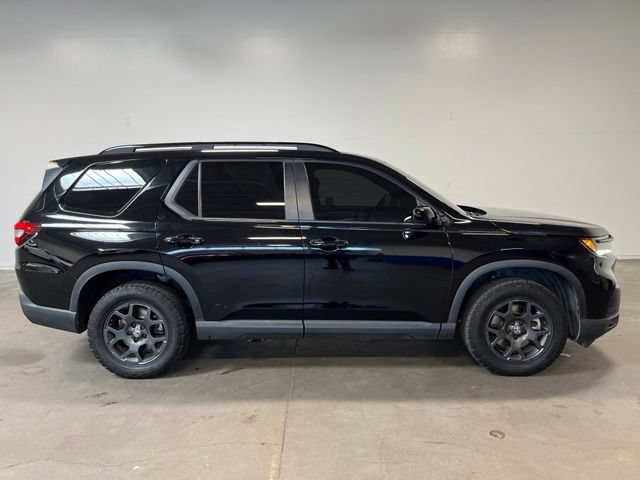 Used 2024 Honda Pilot TrailSport image 2