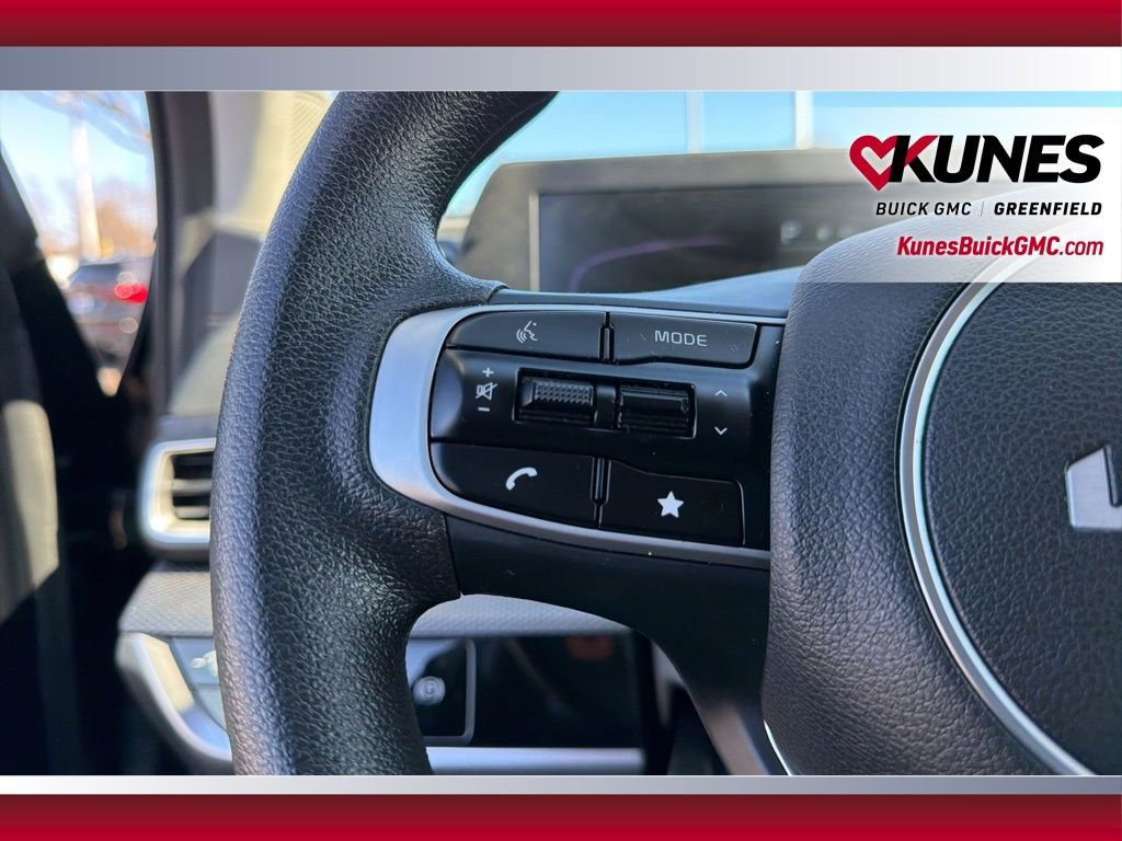 Used 2025 Kia Sportage LX image 19