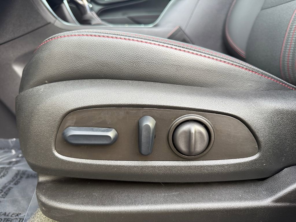 Used 2023 Chevrolet Equinox RS AWD/4WD image 10