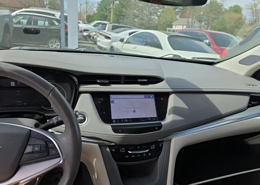 Used 2023 Cadillac XT5 Premium Luxury AWD/4WD image 8