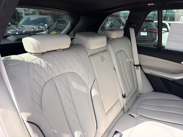 New 2026 BMW X5 xDrive40i w/ M Sport Package AWD/4WD image 17