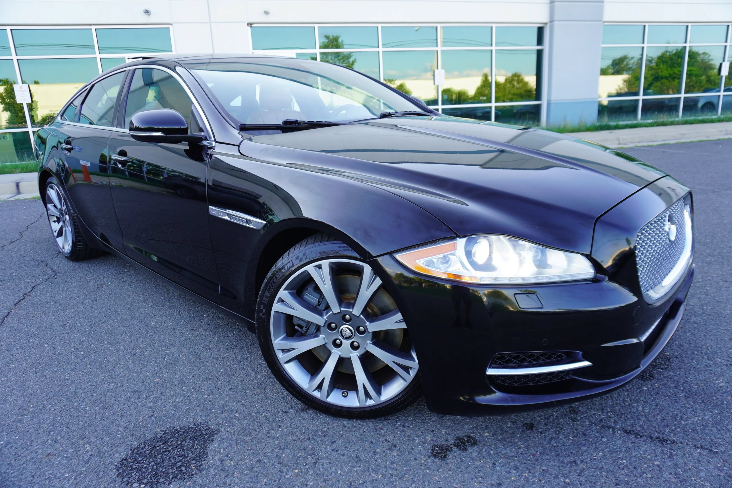 Used 2012 Jaguar XJ Supercharged RWD image 1