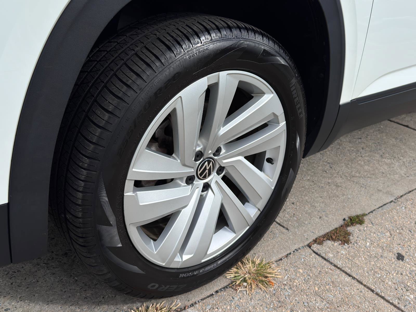 Used 2021 Volkswagen Atlas Cross Sport SE image 12