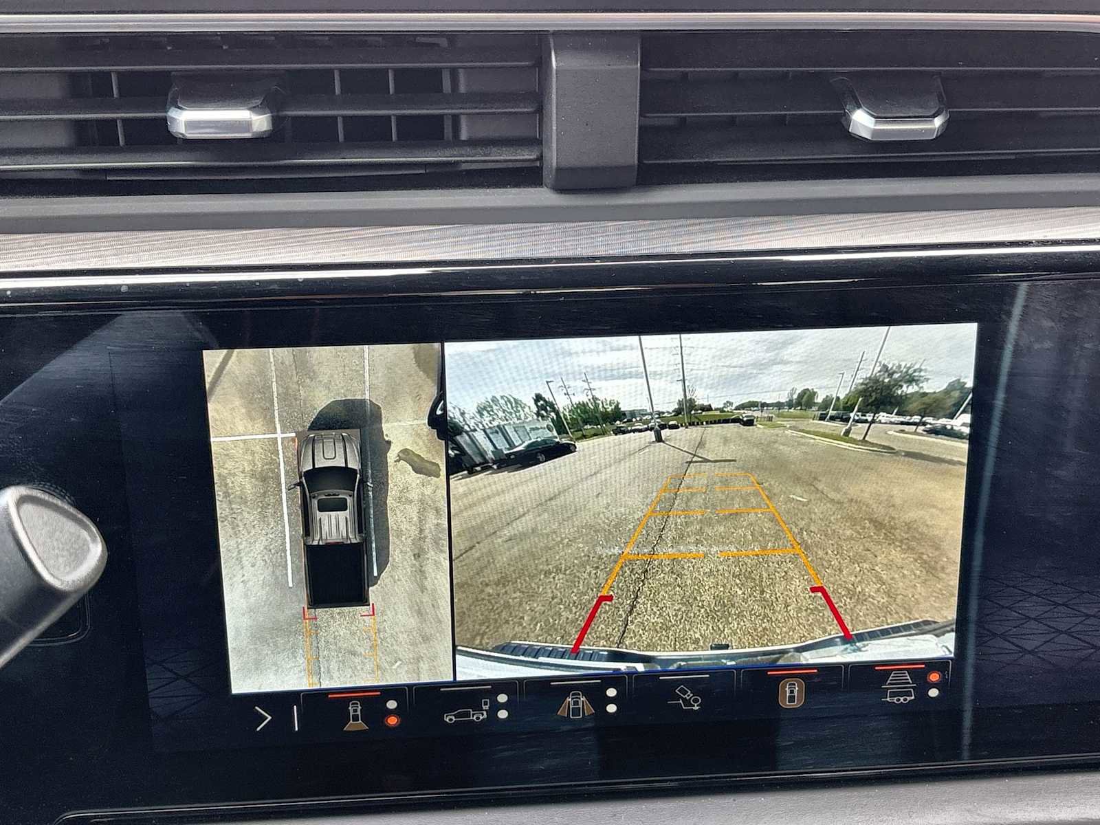 Used 2024 GMC Sierra 3500 Denali Ultimate image 27