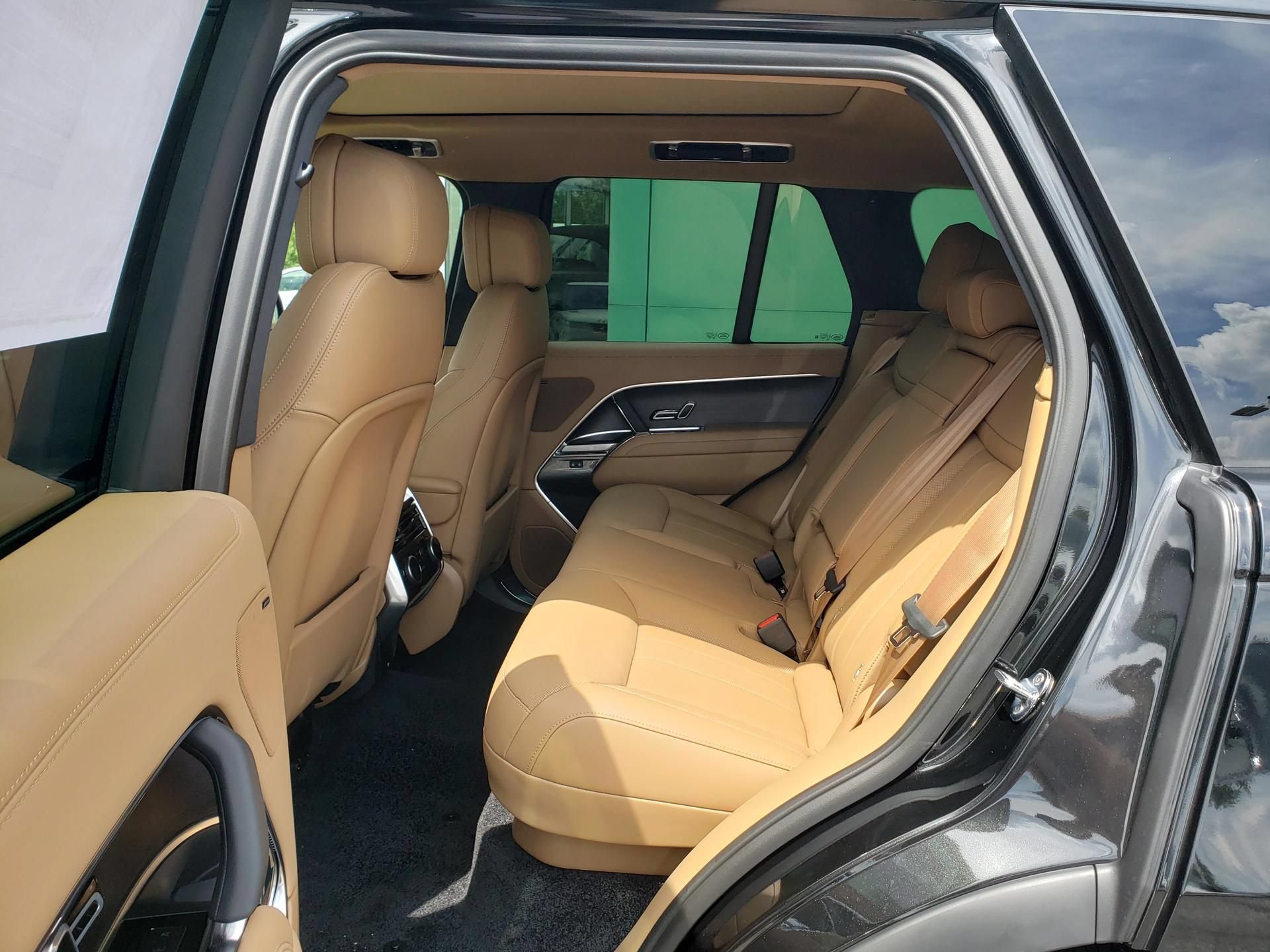 New 2026 Land Rover Range Rover SE AWD/4WD image 11