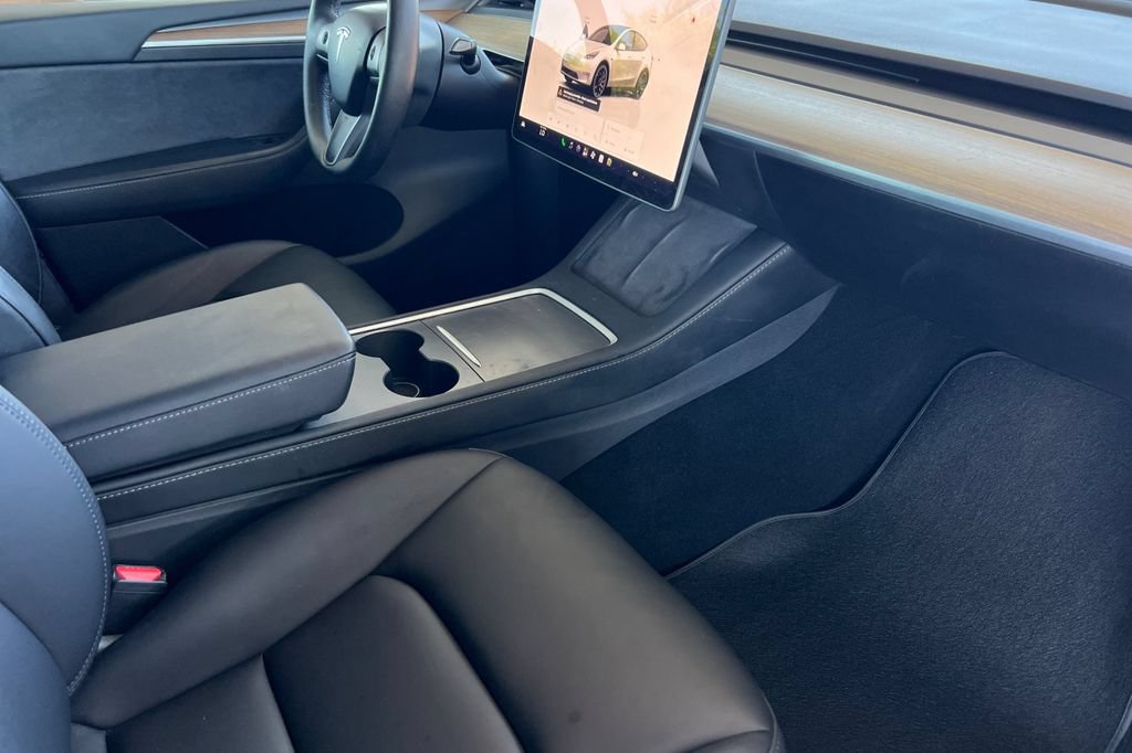 Used 2023 Tesla Model Y Performance AWD/4WD image 24