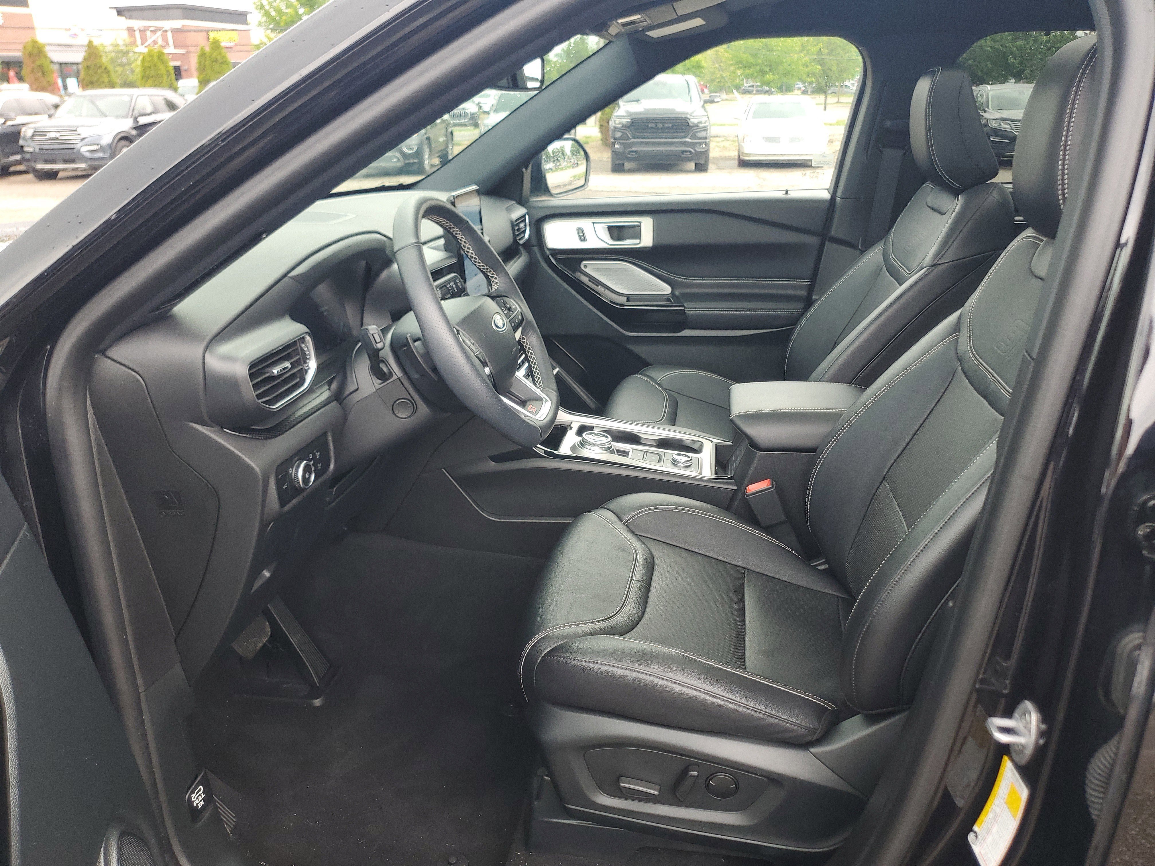 Used 2023 Ford Explorer ST w/ Equipment Group 401A AWD/4WD image 12