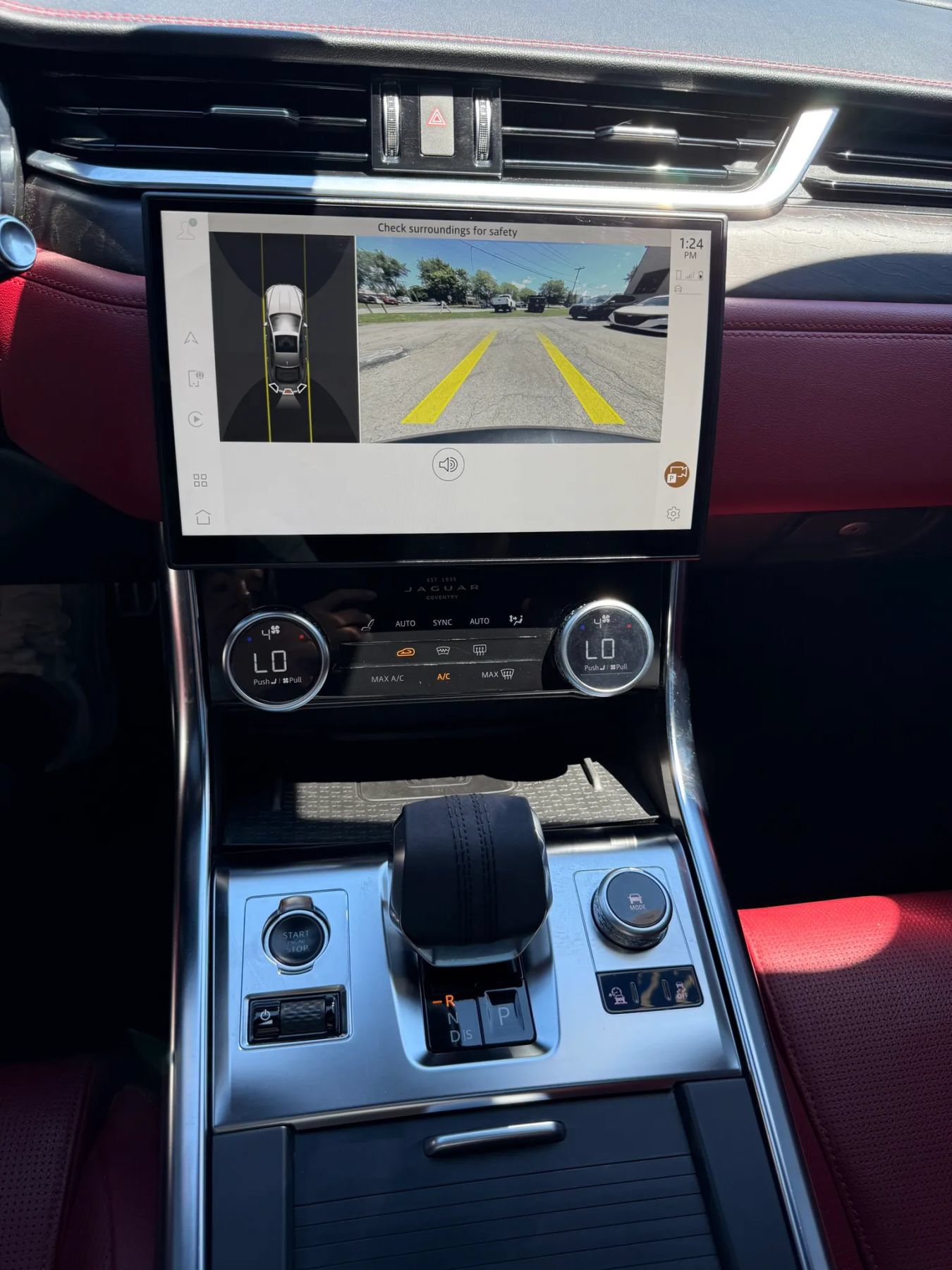Used 2022 Jaguar XF R-Dynamic SE AWD/4WD image 32