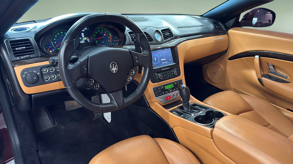Used 2015 Maserati GranTurismo Convertible RWD image 57