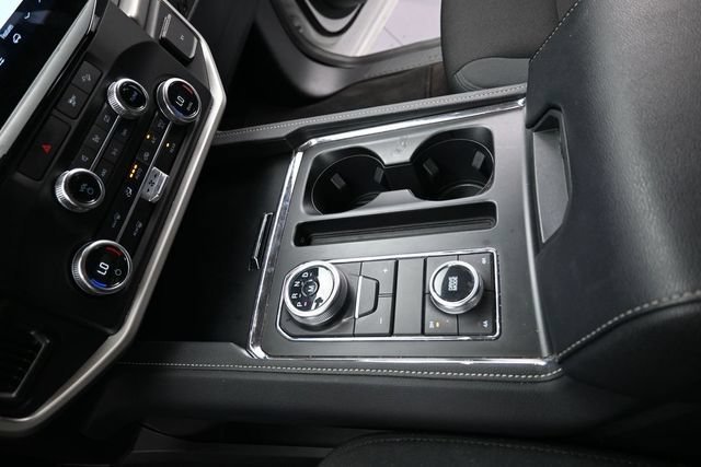 Used 2023 Ford Expedition XL AWD/4WD image 23