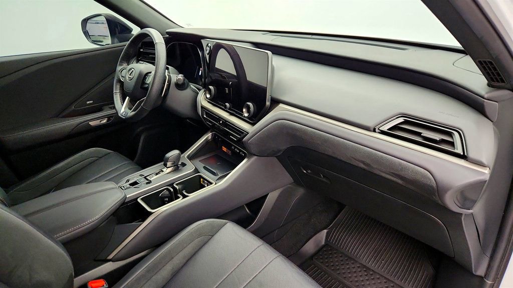 Used 2024 Lexus TX 500h AWD w/ Technology Package image 28