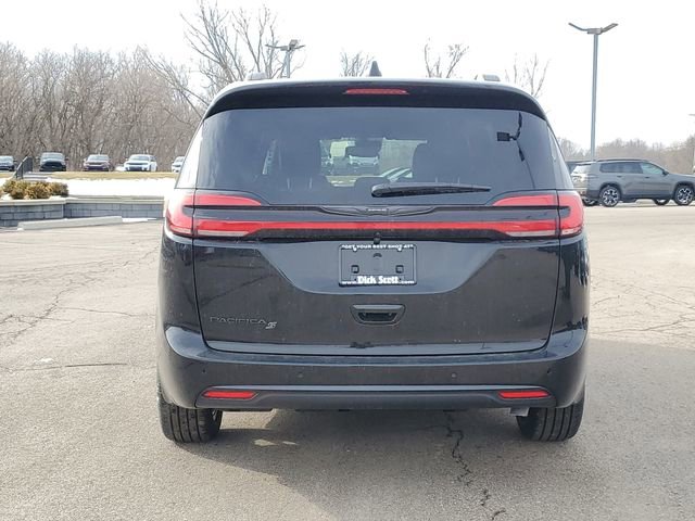 New 2026 Chrysler Pacifica Select w/ S Appearance Package FWD image 6