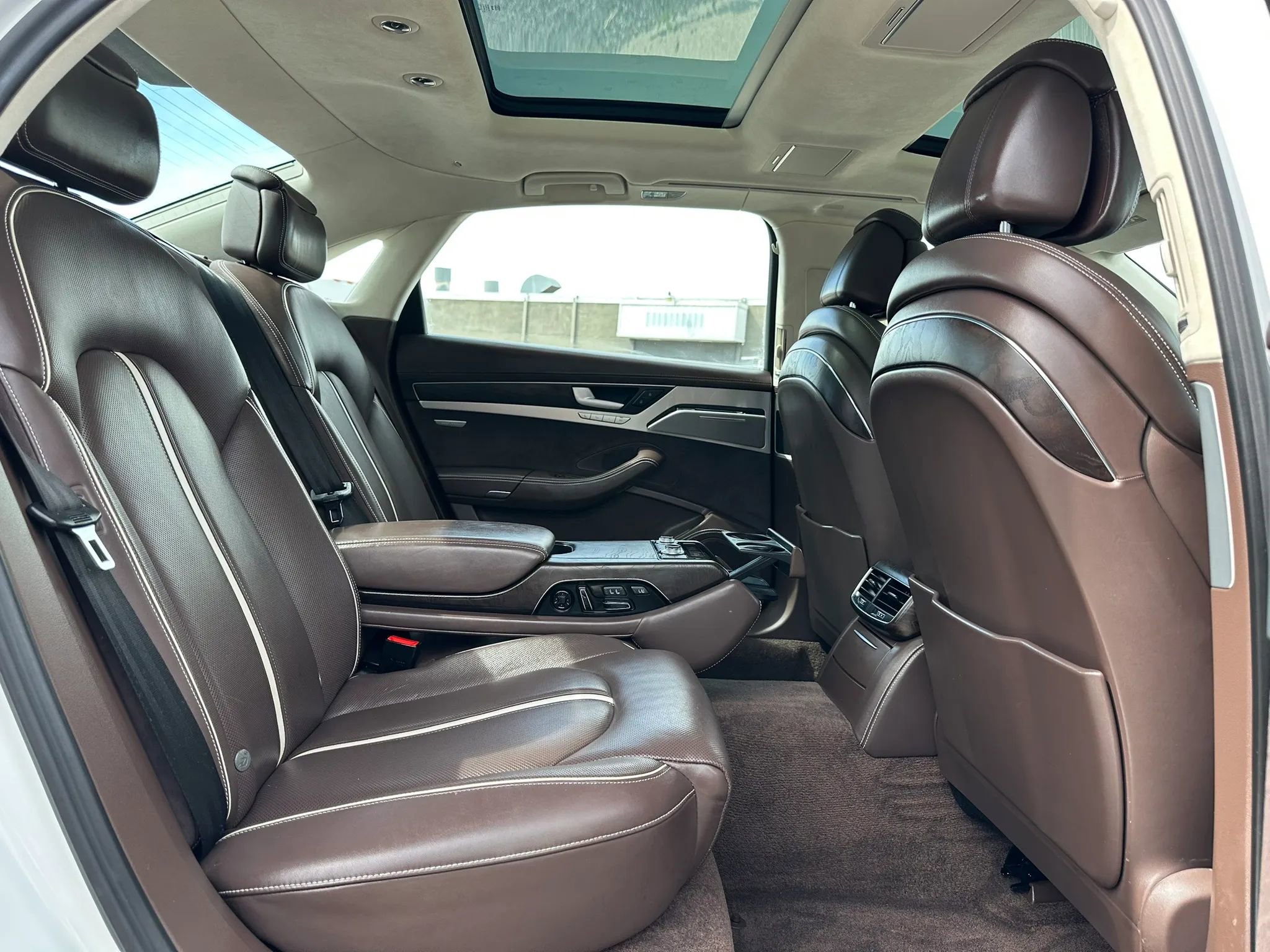 Used 2016 Audi A8 L 4.0T image 29