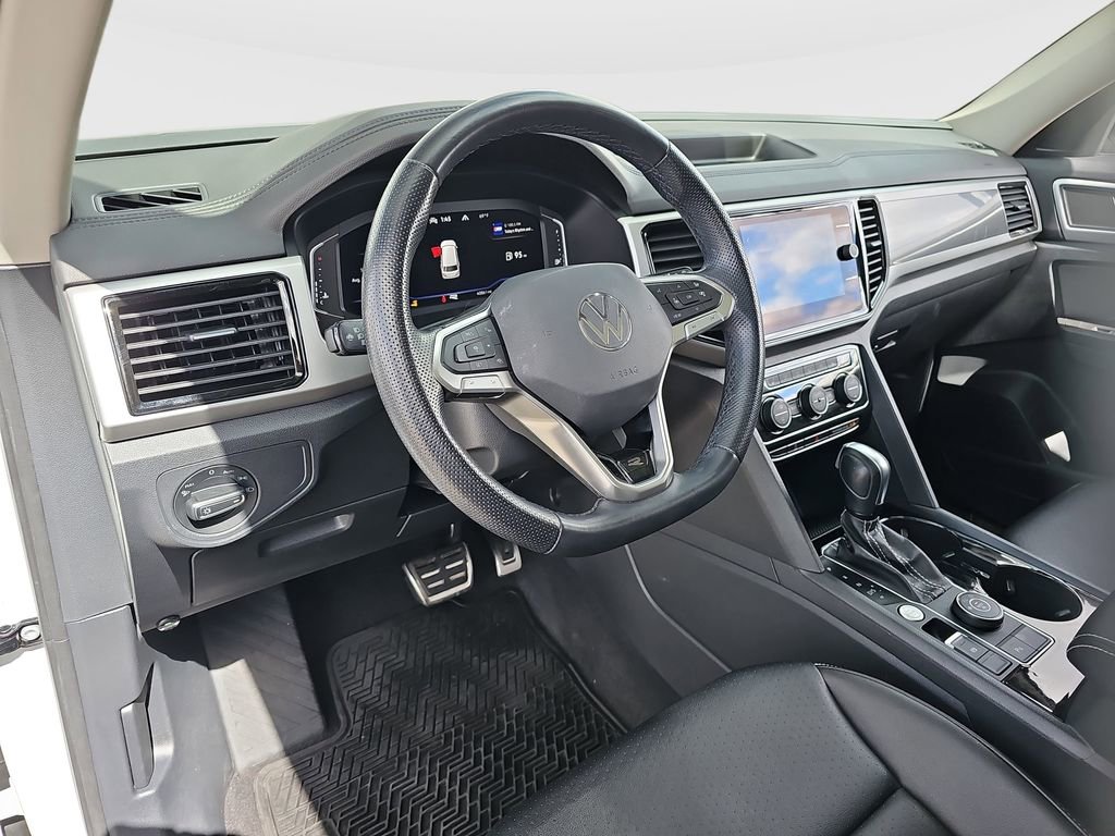 Used 2023 Volkswagen Atlas SEL R-Line AWD/4WD image 9