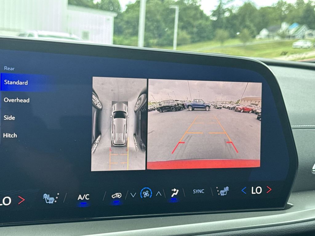 New 2025 Chevrolet Traverse LT w/ Enhanced Driving Package image 23