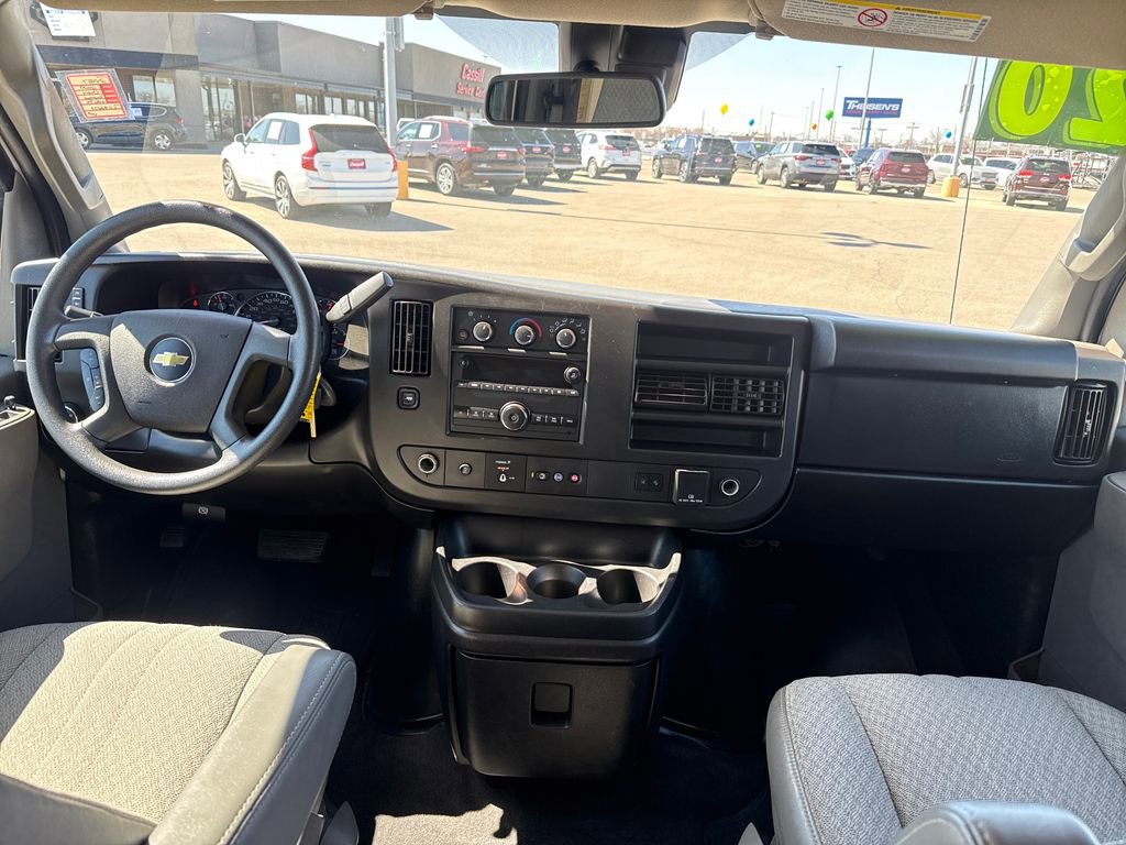 Used 2020 Chevrolet Express 3500 LT w/ LT Preferred Equipment Group RWD image 16