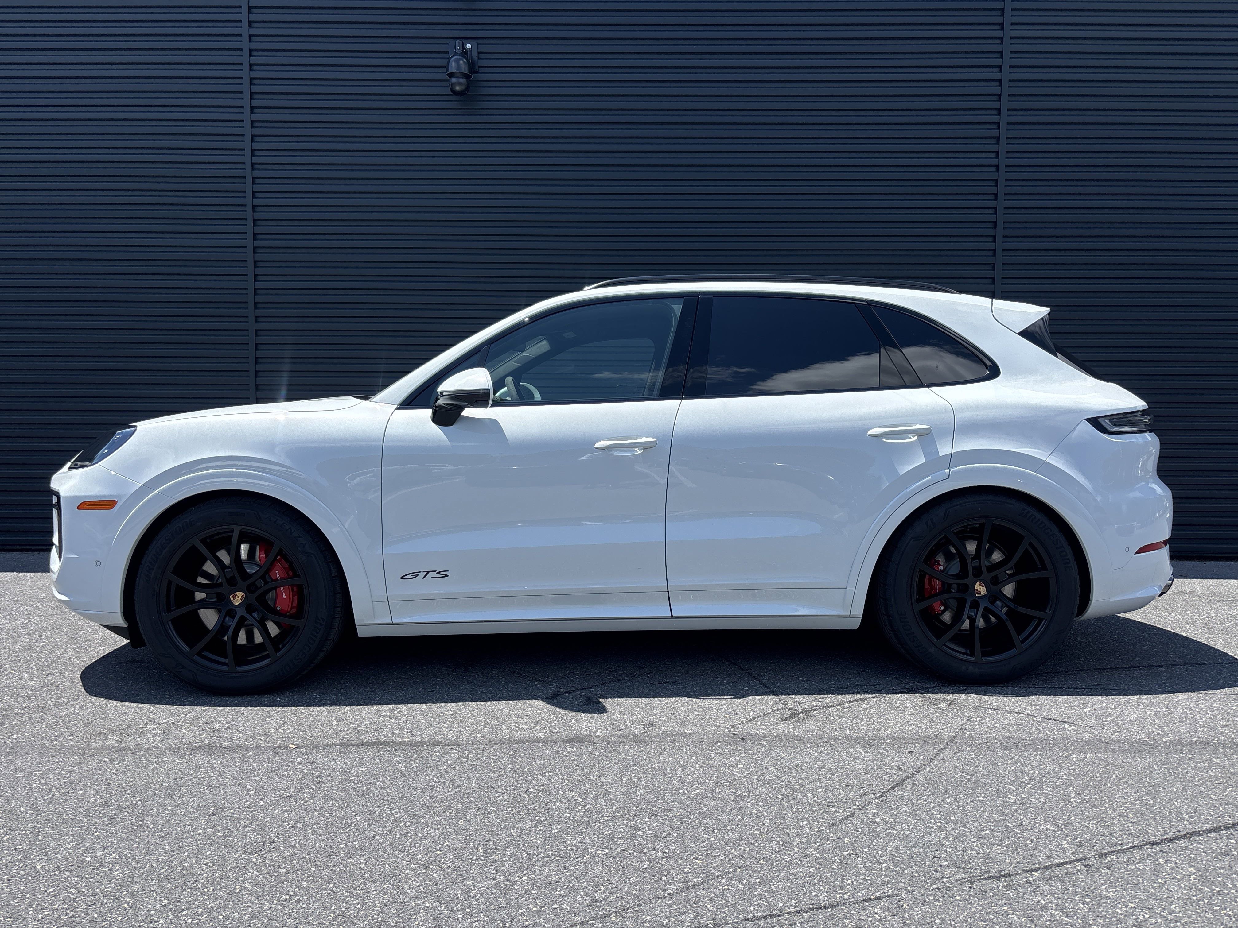 New 2025 Porsche Cayenne GTS image 2