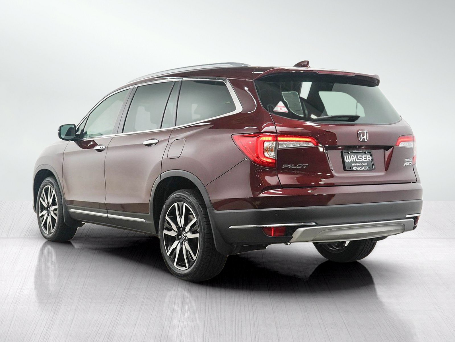 Used 2020 Honda Pilot Touring image 3