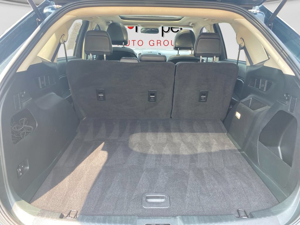 Used 2019 Ford Edge SEL w/ Equipment Group 201A AWD/4WD image 16
