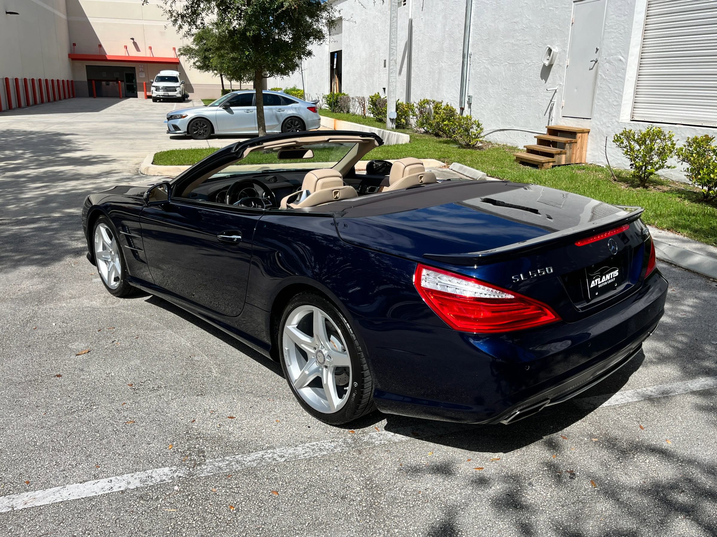 Used 2013 Mercedes-Benz SL 550 image 3