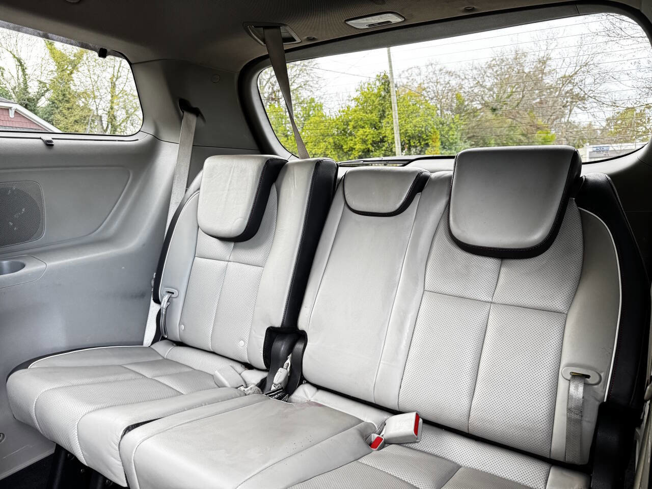 Used 2016 Kia Sedona SX image 16