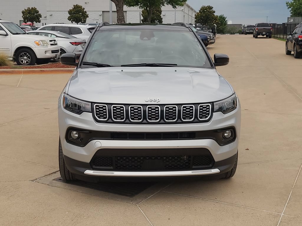 Used 2025 Jeep Compass Limited AWD/4WD image 5