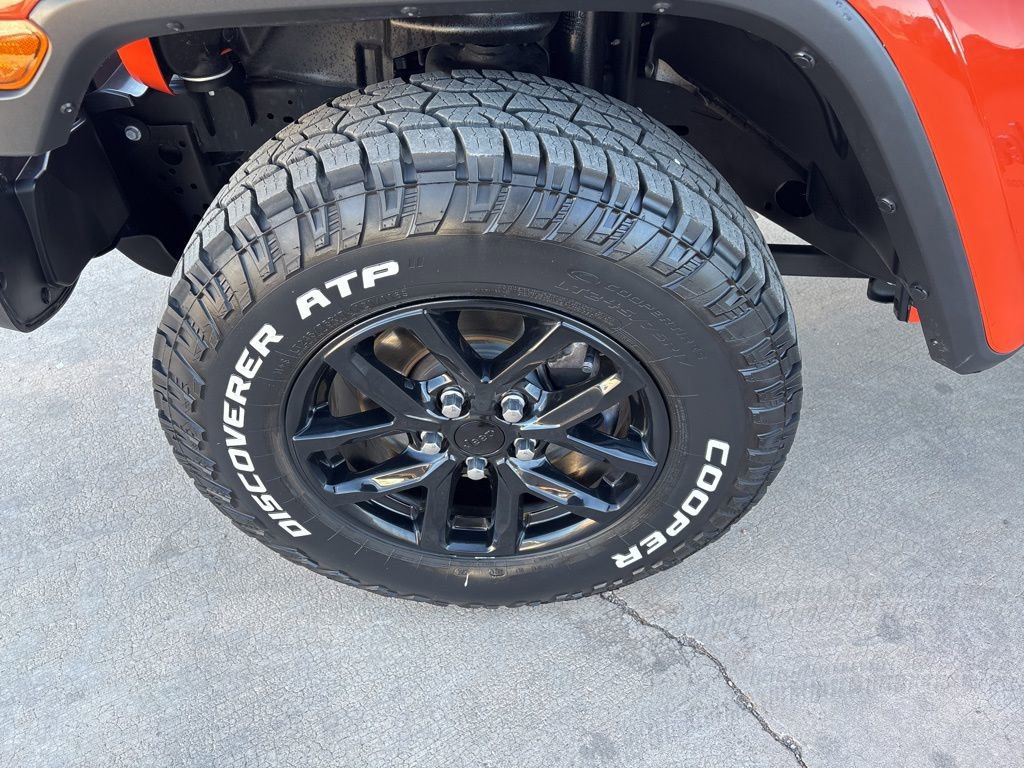 Used 2023 Jeep Gladiator Sport AWD/4WD image 9