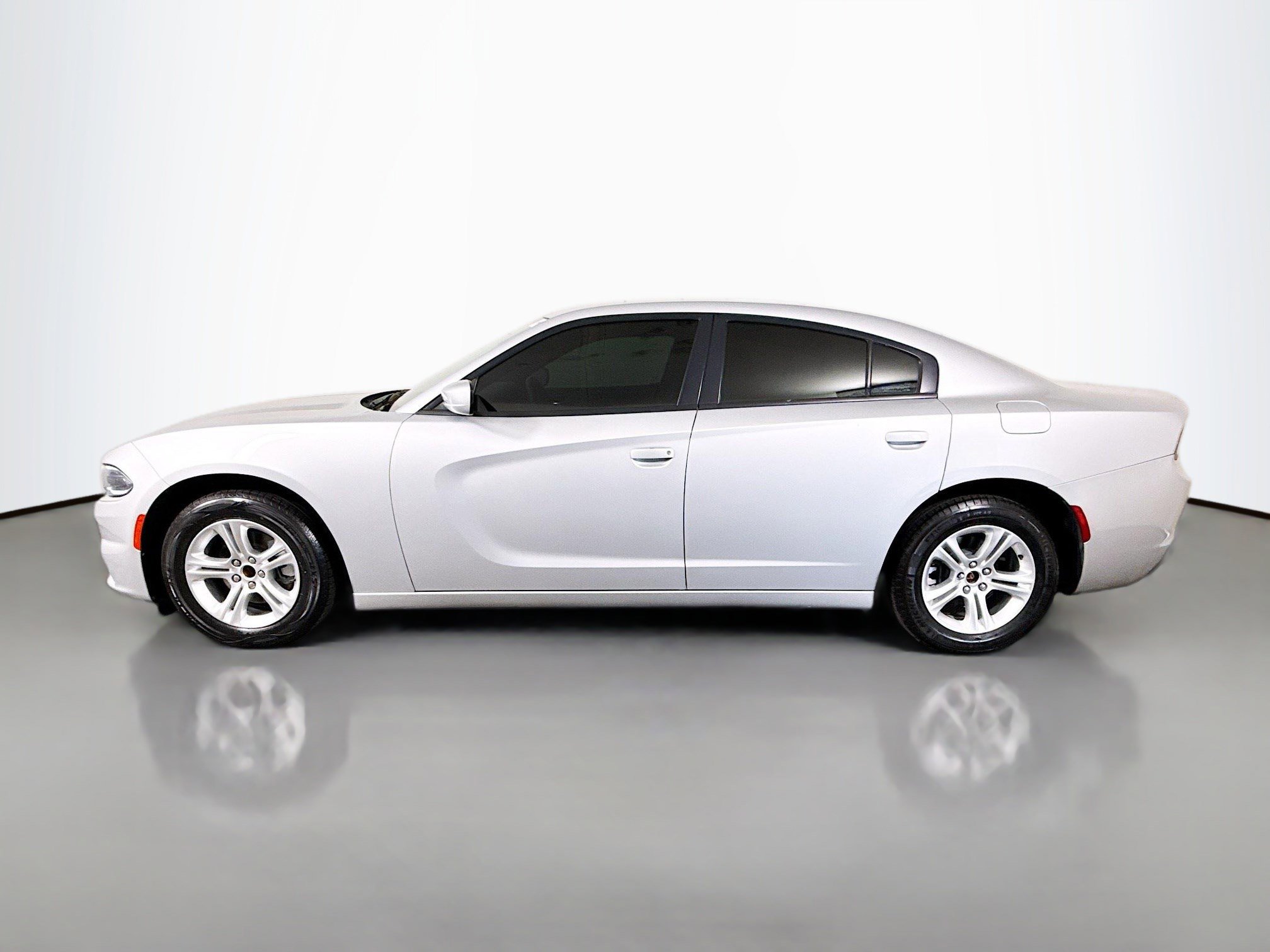 Used 2022 Dodge Charger SXT image 6