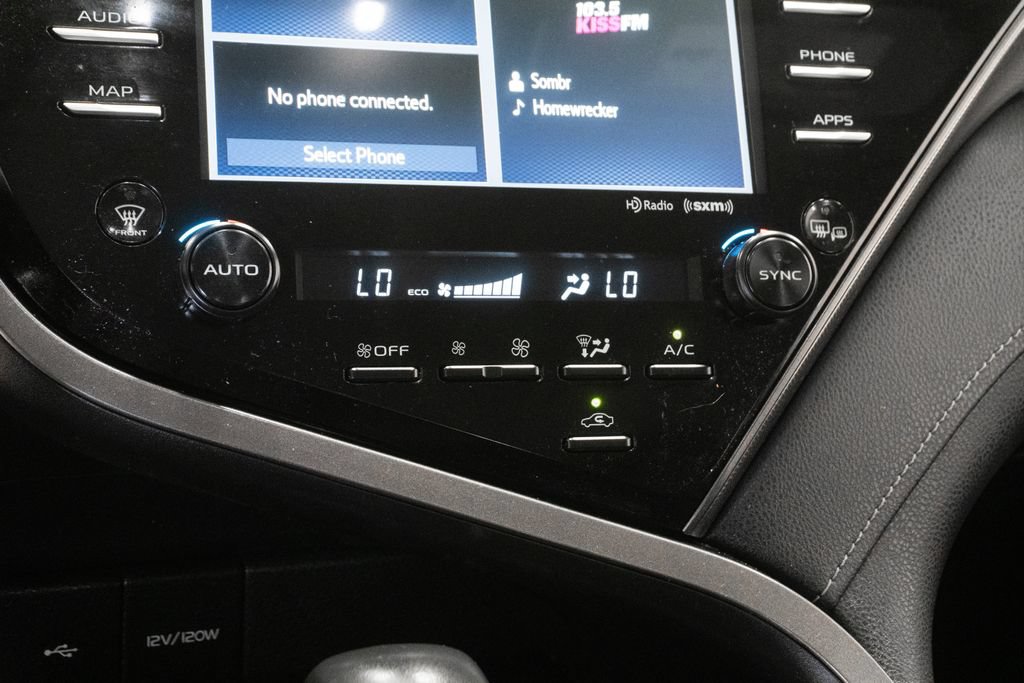 Used 2020 Toyota Camry XSE FWD image 22