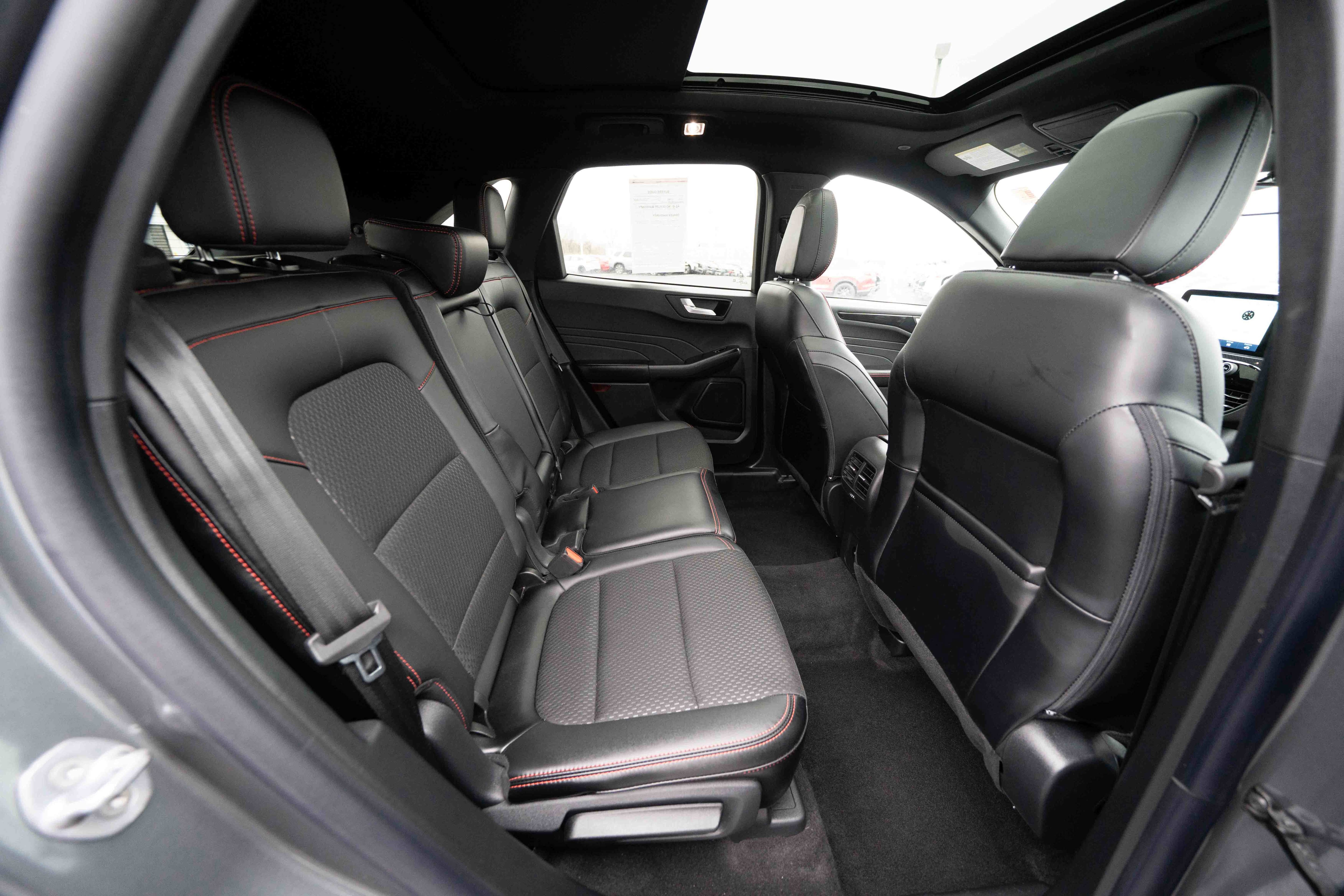 Used 2025 Ford Escape ST-Line w/ Cold Weather Package image 25