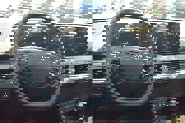 New 2025 Kia K4 EX image 17