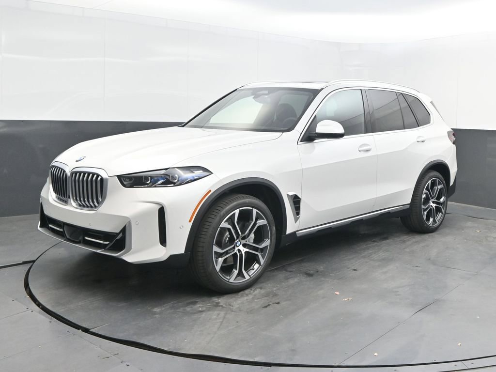 New 2026 BMW X5 xDrive40i w/ Parking Assistance Package