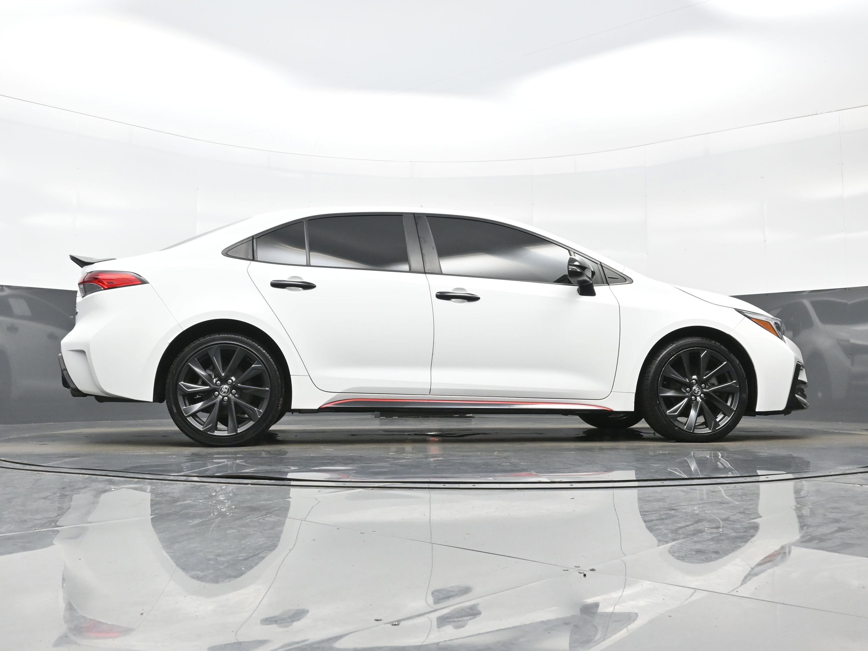 Used 2023 Toyota Corolla SE FWD image 32
